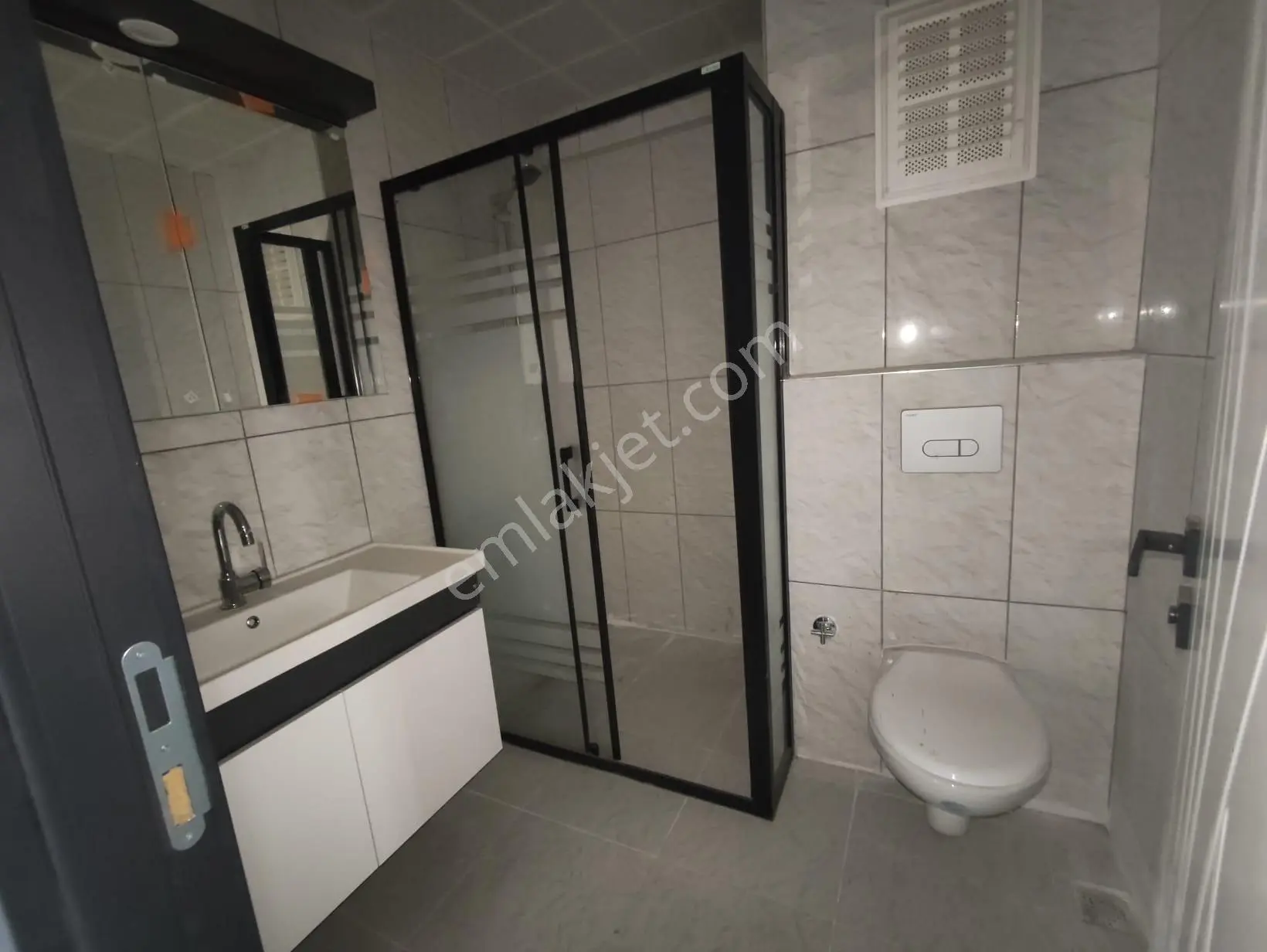 Yılmaz Gayrimenkulden Satılık Bulvar Üzeri 150 M2 3+1 Sıfır Daire - Görsel 5