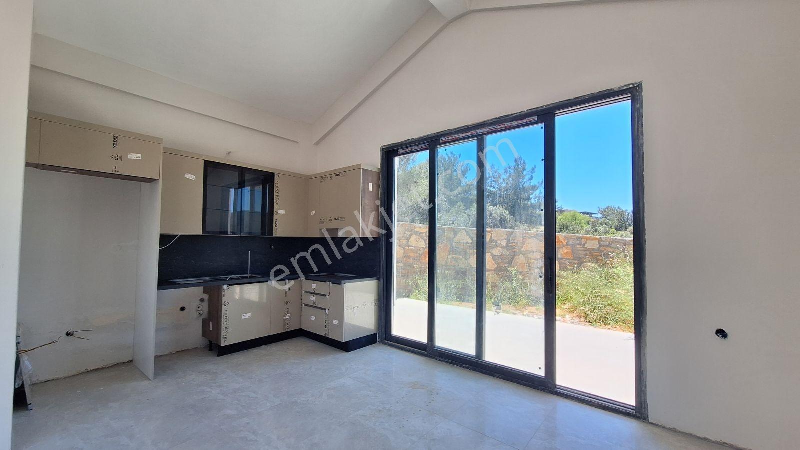 Bodrum Yalıçiftlikte 3+1 Havuzlu Yeni Eşyalı Sıfır Villa - Görsel 10
