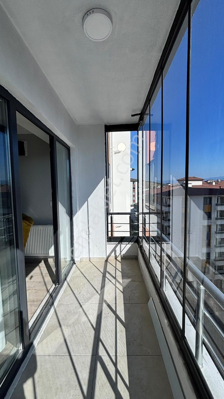 Öğretmen'den Zirve Tower'da Eşyalı Ara Kat Satılık 1+1 - Görsel 20