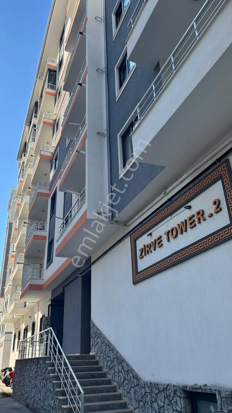 Öğretmen'den Zirve Tower'da Eşyalı Ara Kat Satılık 1+1