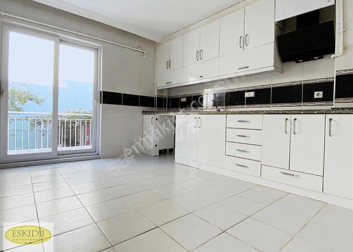 Binyapıdan Kıbrıs Şehitler Caddesi Yakını Kiralık Lüks Daire ! - Görsel 3