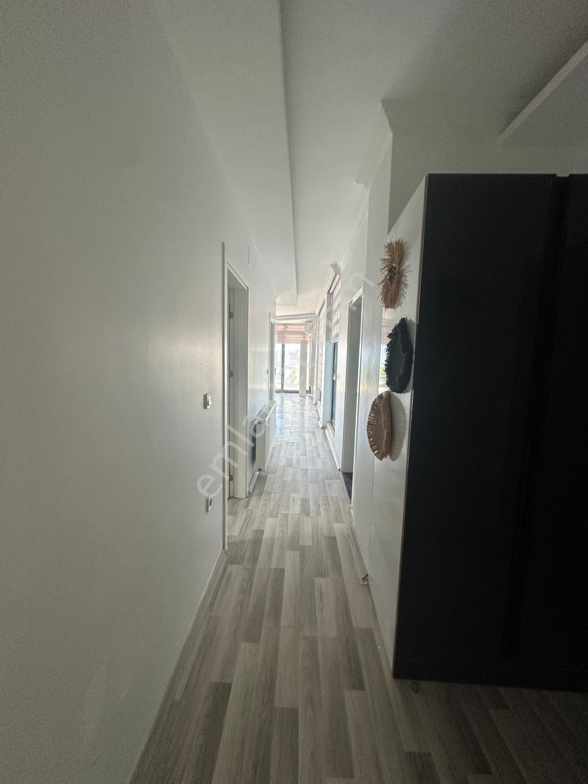 Geniş Bahçe Kullanımlı Deniz Manzaralı 3+1 Kiralık Daire - Görsel 10
