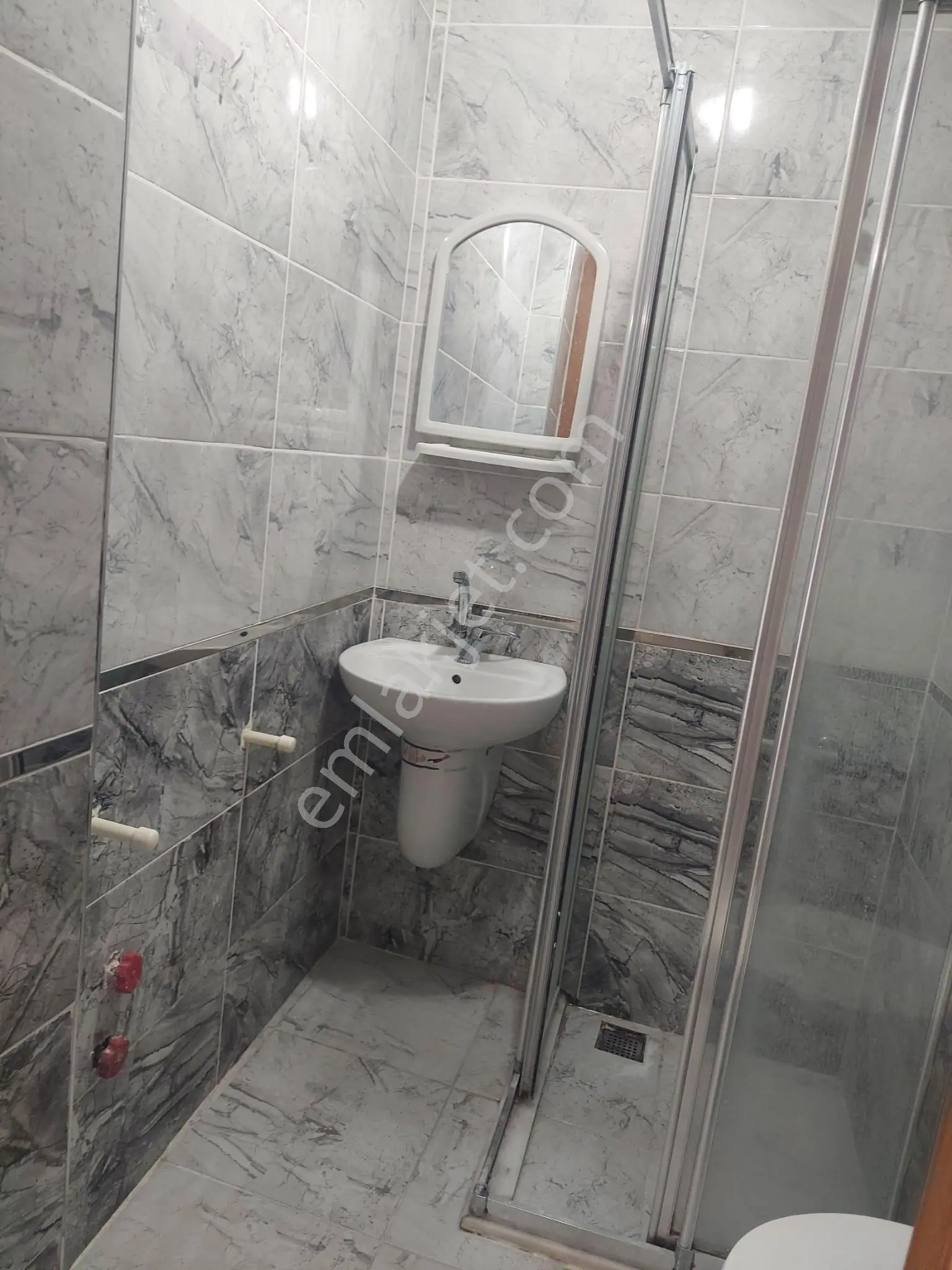Reşatbey'de Satılık 40m2 Doğu Cepheli 4katlı Binanın 2.katı Balkonlu 1+1 Daire 2700.000tl Pazarlık. - Görsel 3