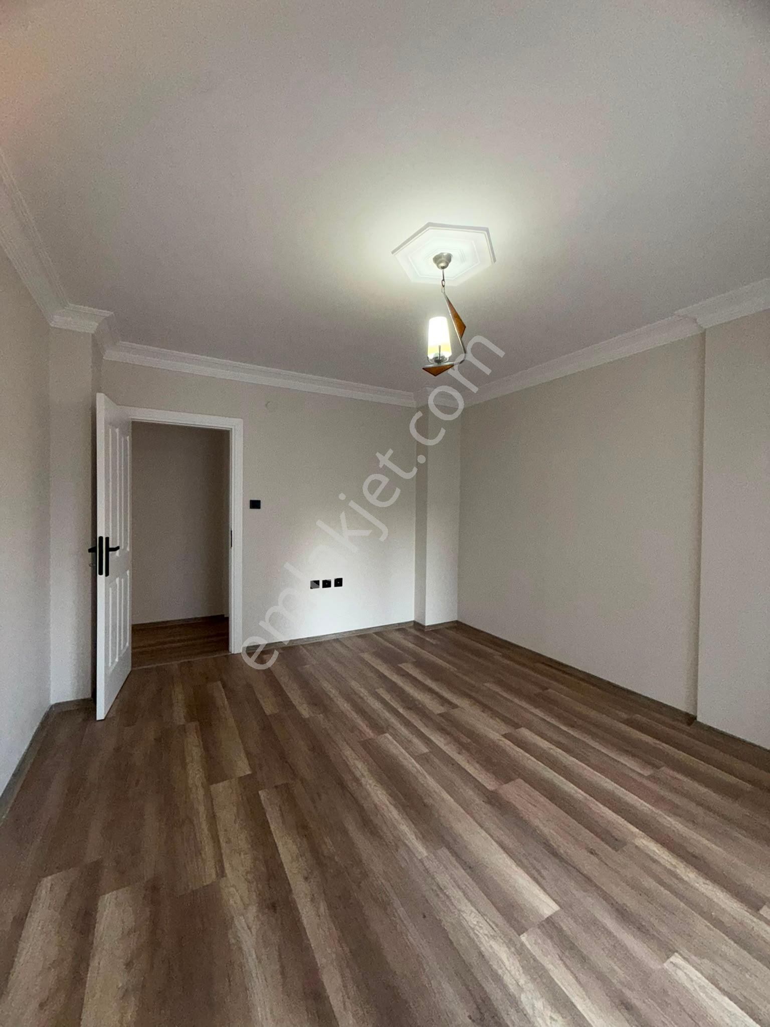 3+1 Yurt Kurttepe Cadde Üzeri Kap.mutfak 170m2 Geniş Hasarsız İskanlı 8-4 Katı Kgb Cephe Dgaz. - Görsel 8