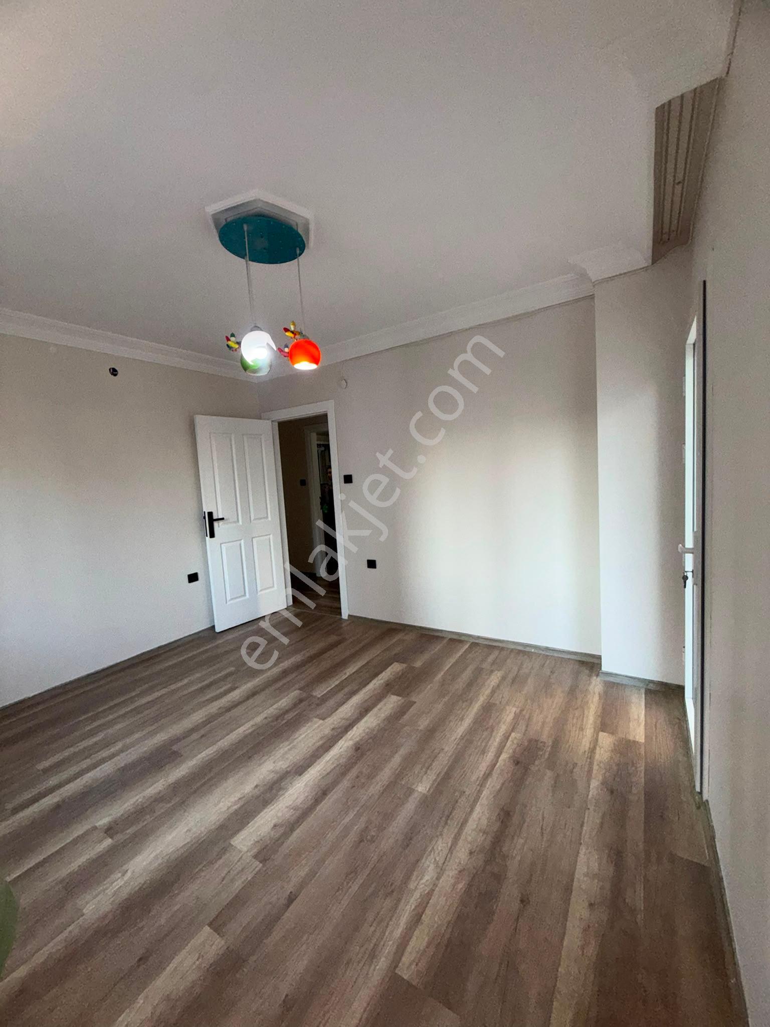 3+1 Yurt Kurttepe Cadde Üzeri Kap.mutfak 170m2 Geniş Hasarsız İskanlı 8-4 Katı Kgb Cephe Dgaz. - Görsel 12
