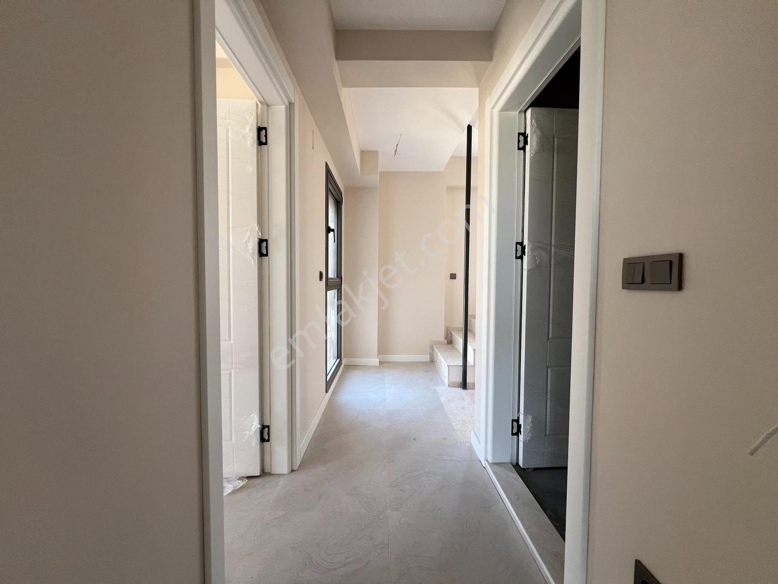 Urla Çeşmealtı Denizli Mahallesinde Denize Yakın Satılık Villa - Görsel 19