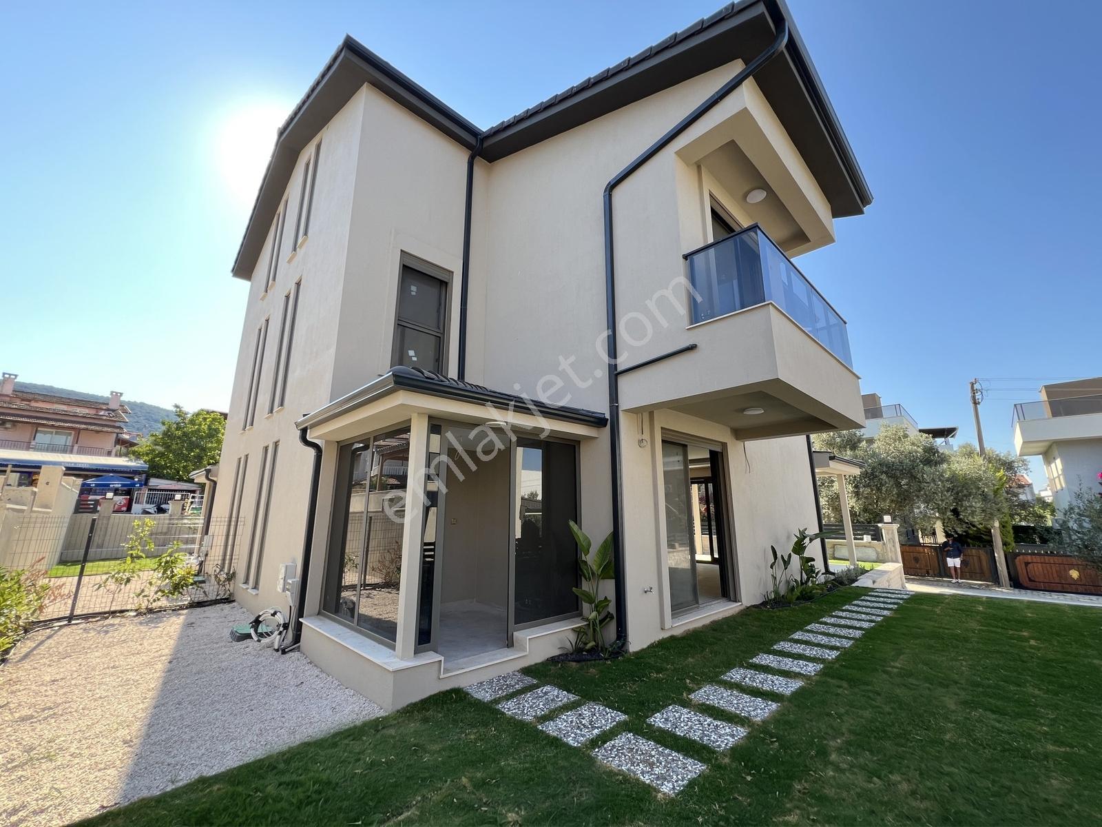 Urla Çeşmealtı Denizli Mahallesinde Denize Yakın Satılık Villa - Görsel 11