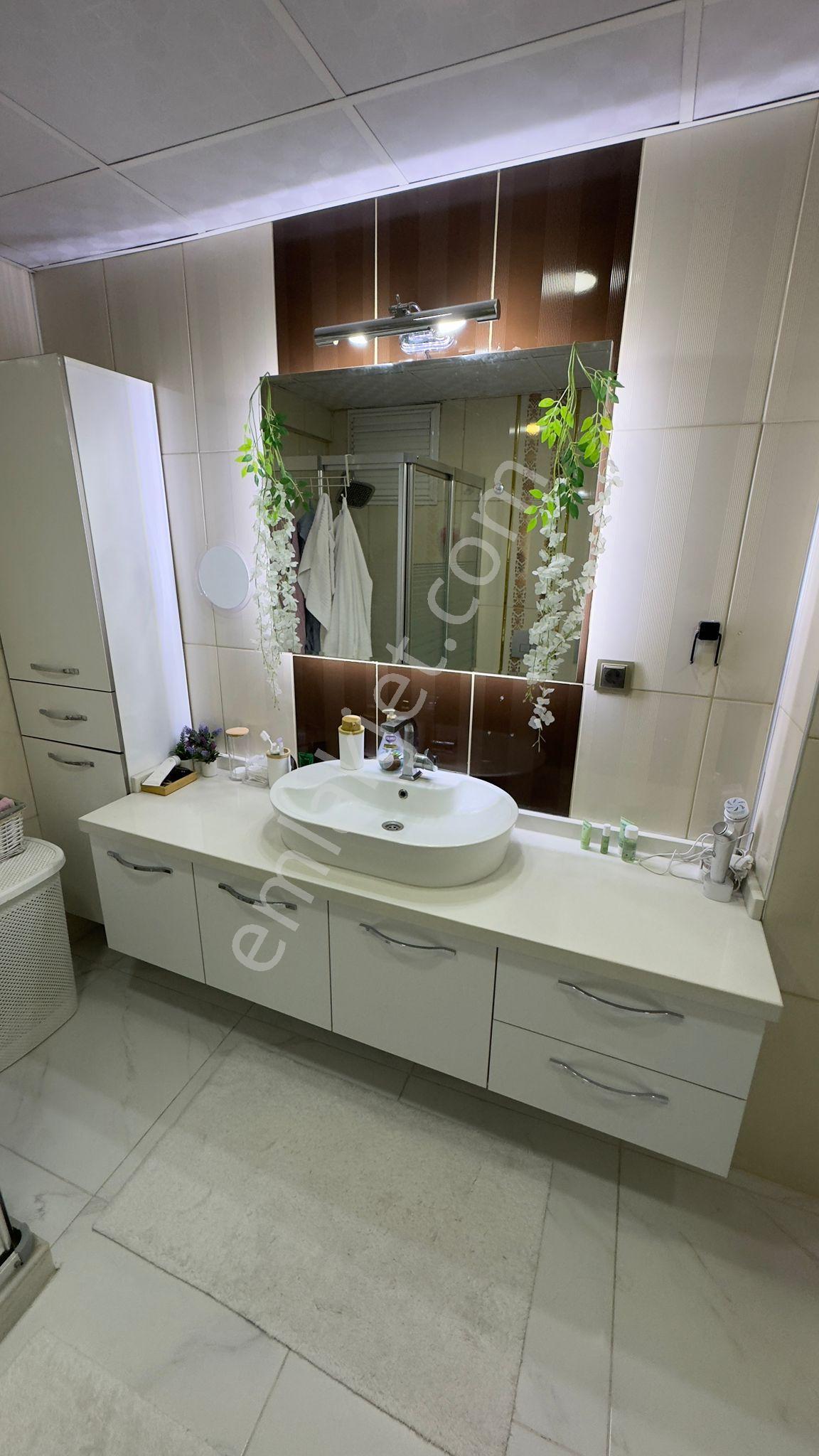 3+1barajyolu 15-14katı Blv Üzeri 11-15yaş Hasarsız 2banyo 210m2 Dgaz Kap.mutfak A.k Otopark Full+ful - Görsel 18