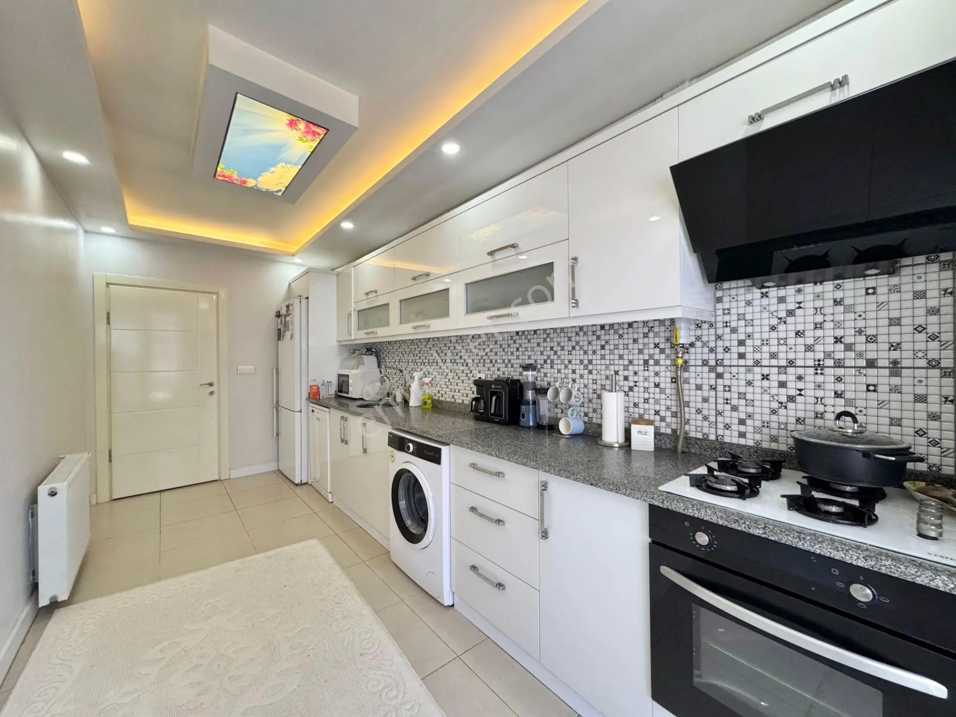 Yüksel'den Edremit'te Kapalı Otoparklı Cam Balkonlu 3+1 Daire
