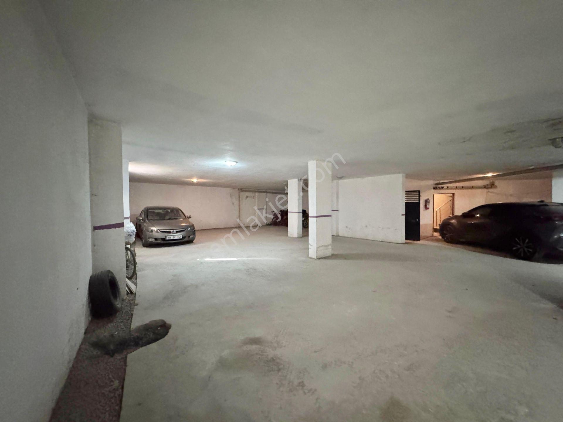 Yüksel'den Edremit'te Kapalı Otoparklı Cam Balkonlu 3+1 Daire - Görsel 22