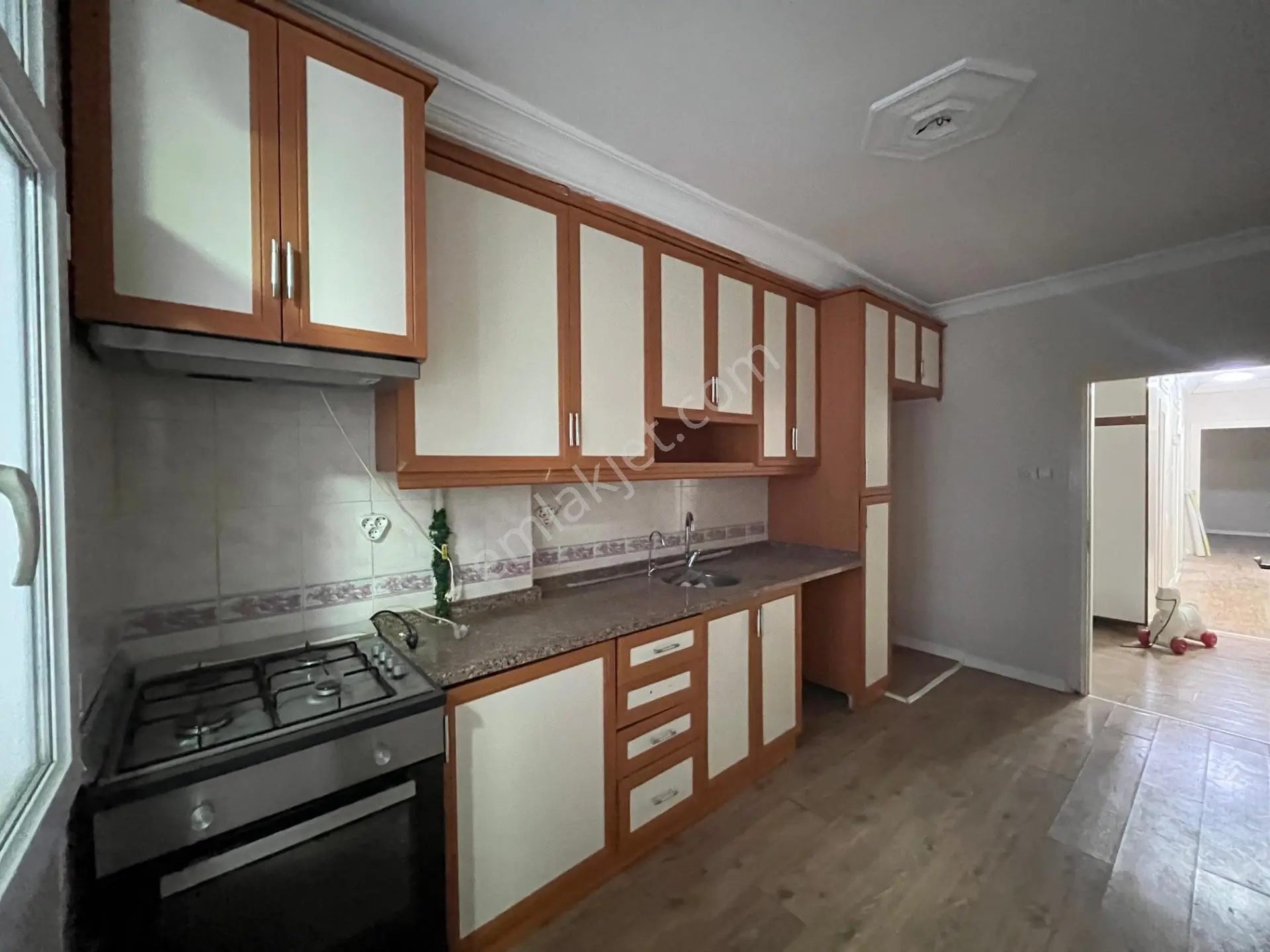 3+1 Güzelyalı 10-1katı Dgaz Kap.mutfak G.odası Geniş Kgb Cephe 185m2 Araç Takas Olur Hasarsız - Görsel 5