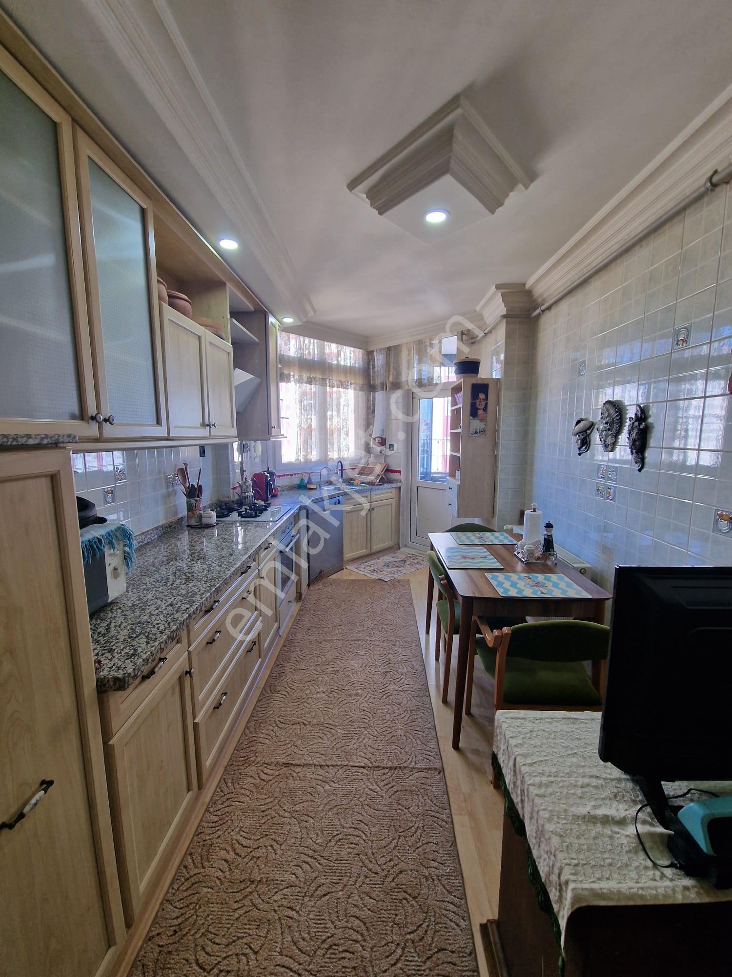 4+1güzelyalı Kap.mutfak 3banyo 3wc 240m2 Gdb Cephe 2balkon Site İçi Sosyete Pazarı Civ.az Hasarlı - Görsel 18