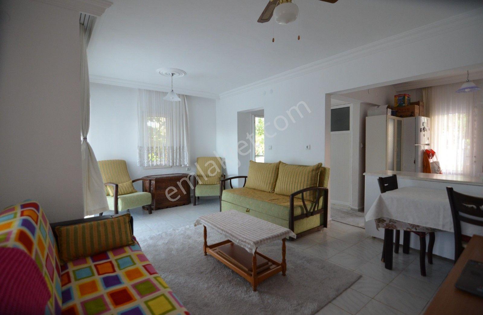 Denize 300 Mt. Mesafeli Havuzlu Site İçi ,bahçeli 3+1 Villa - Görsel 14