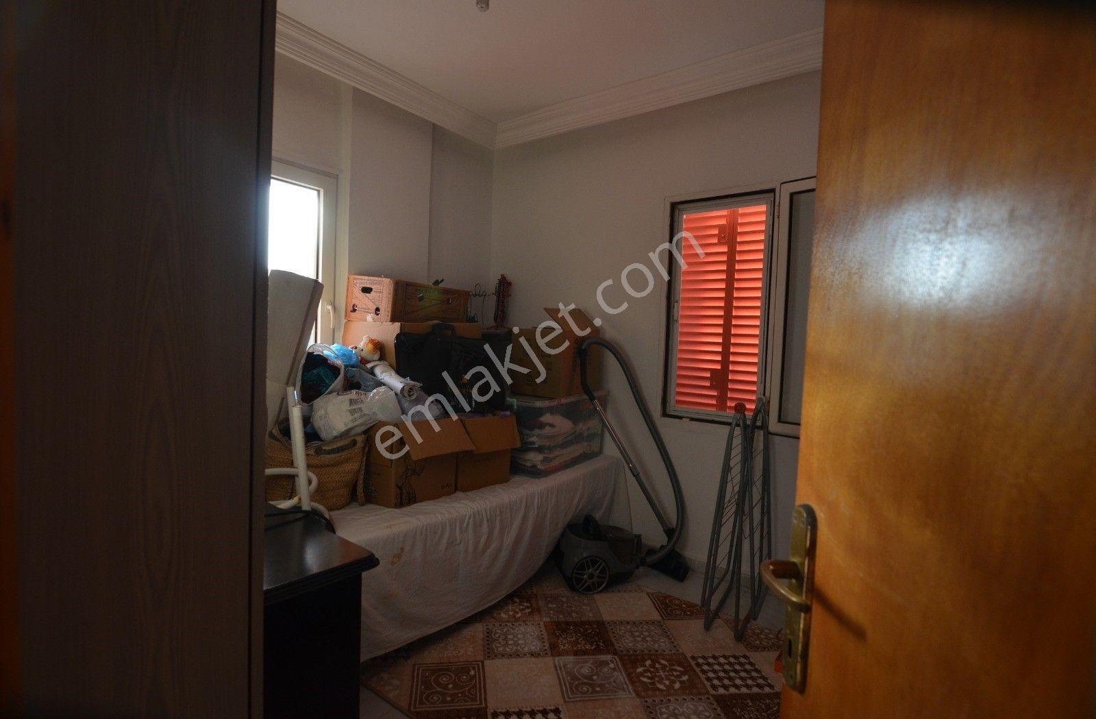 Denize 300 Mt. Mesafeli Havuzlu Site İçi ,bahçeli 3+1 Villa - Görsel 33