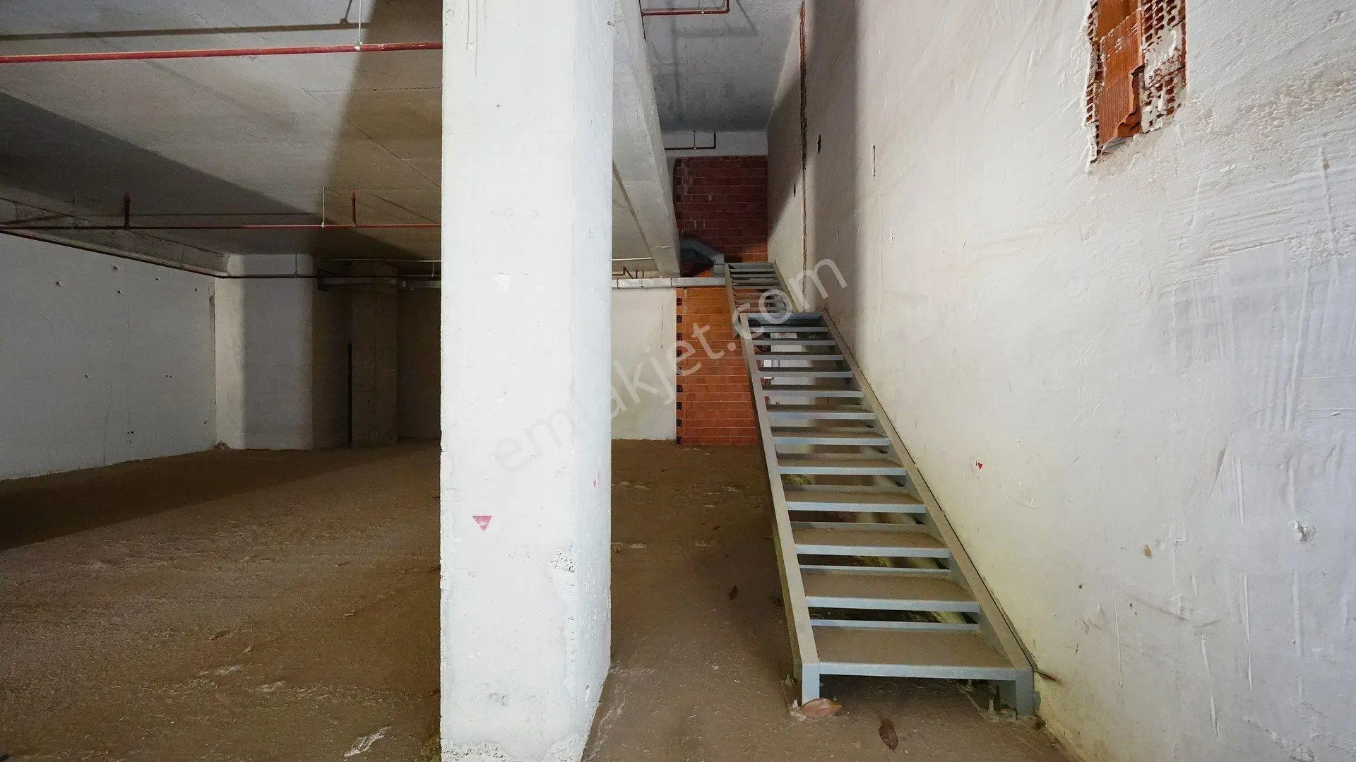 Çekmeköy Çınarköy'de Cadde Üzeri 325 M² Prestijli Sıfır Kiralık Dükkan & Mağaza - Görsel 2