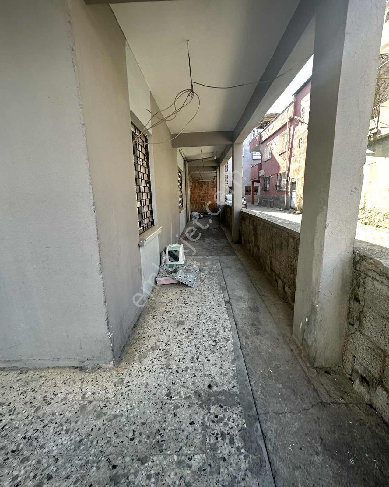 Demetevlerde 330 M² Arsa İçinde 3 Katlı Satılık Müstakil Ev - Görsel 26