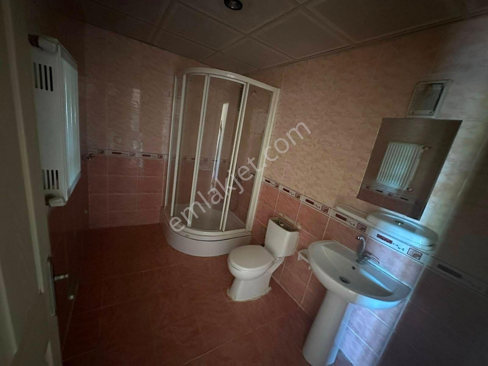 Turgutlu Kiralık Şehitler Mah 125m2 3+1 Oda 2. Kat Asansörlü Doğalgazlı Balkonlu Daire - Görsel 4