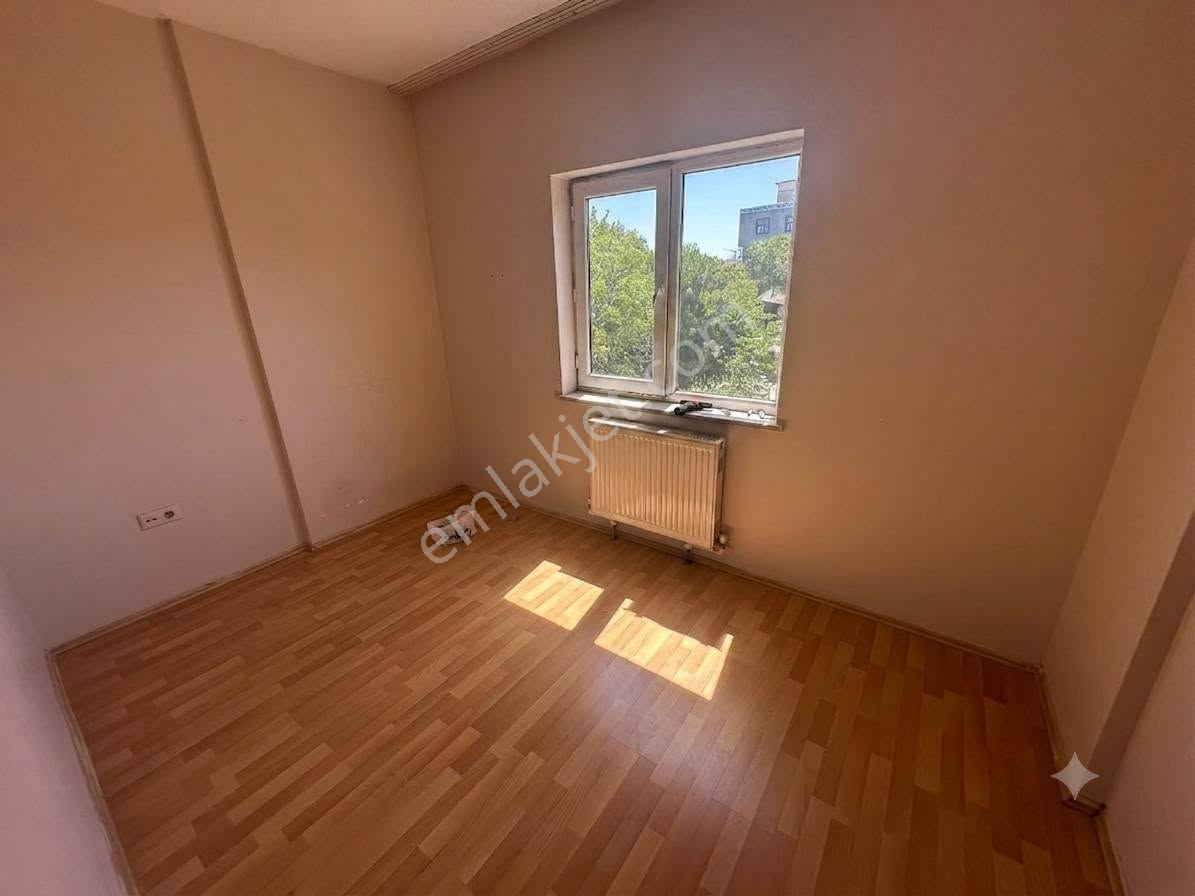 Turgutlu Kiralık Şehitler Mah 125m2 3+1 Oda 2. Kat Asansörlü Doğalgazlı Balkonlu Daire - Görsel 13