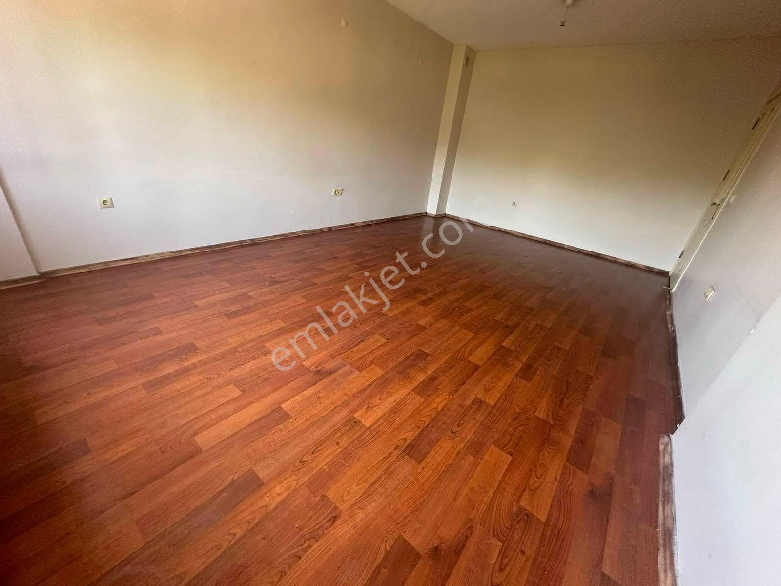 Turgutlu Kiralık Şehitler Mah 125m2 3+1 Oda 2. Kat Asansörlü Doğalgazlı Balkonlu Daire - Görsel 6
