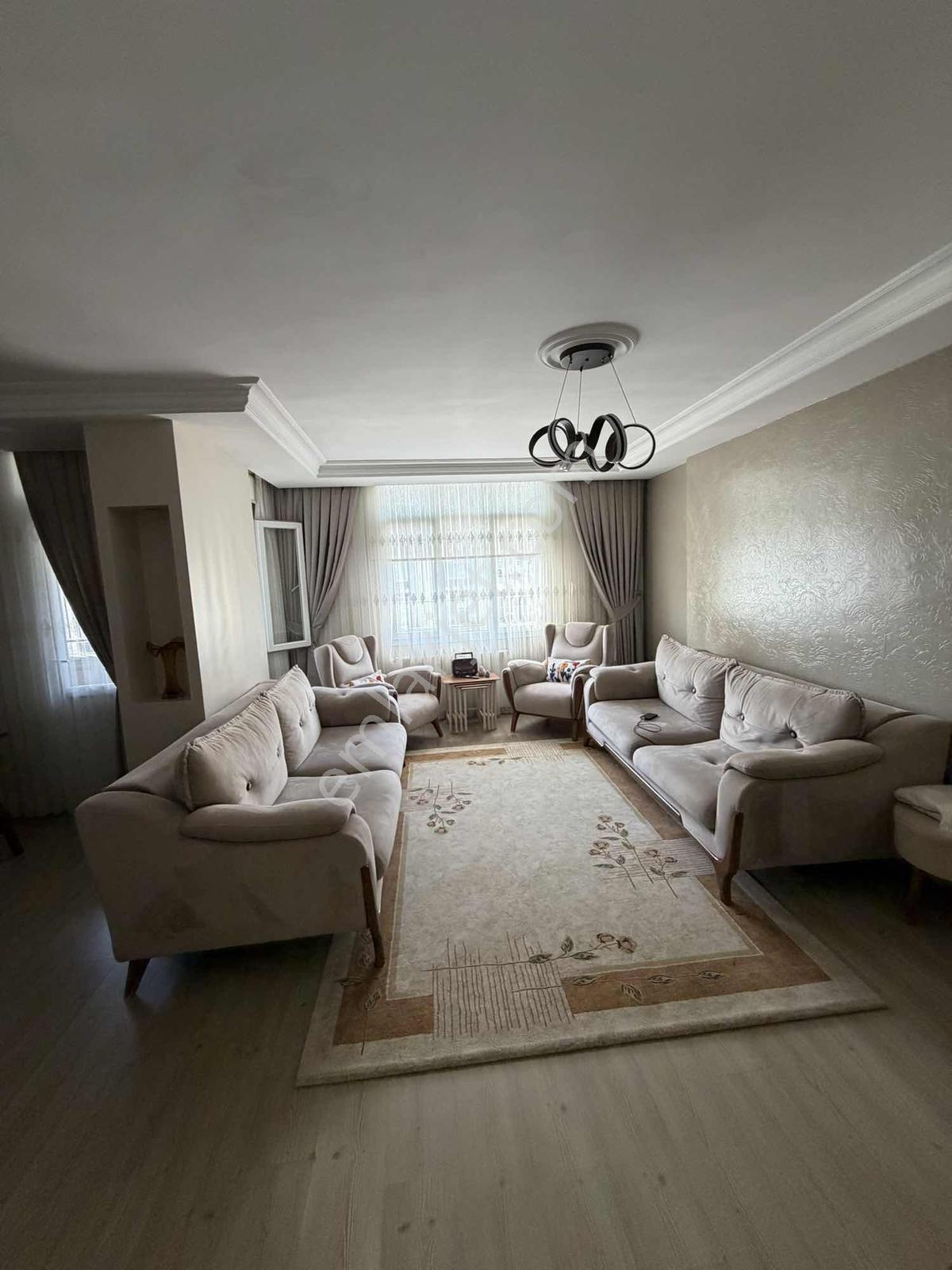 Pınar'da E.banyolu Kilerli Cam Balkonlu Geniş 3+1 Satılık Daire