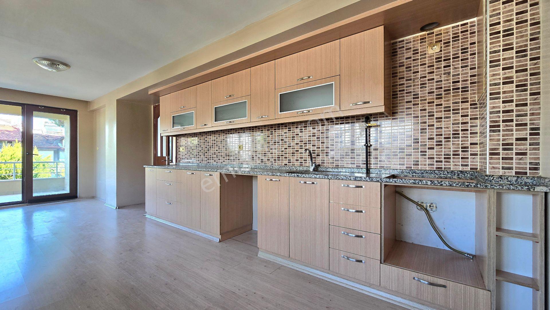 Merkezefendi Mahallesi'nde Kiralık 2+1 Daire - Görsel 3