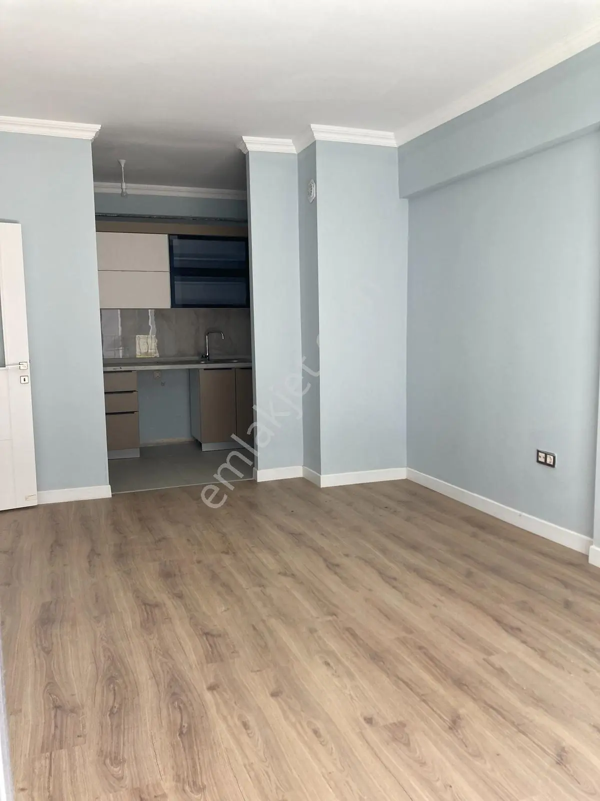 Ümraniye Hekimbaşında Site İçinde Balkonlu Kiralık 2+1 - Görsel 18