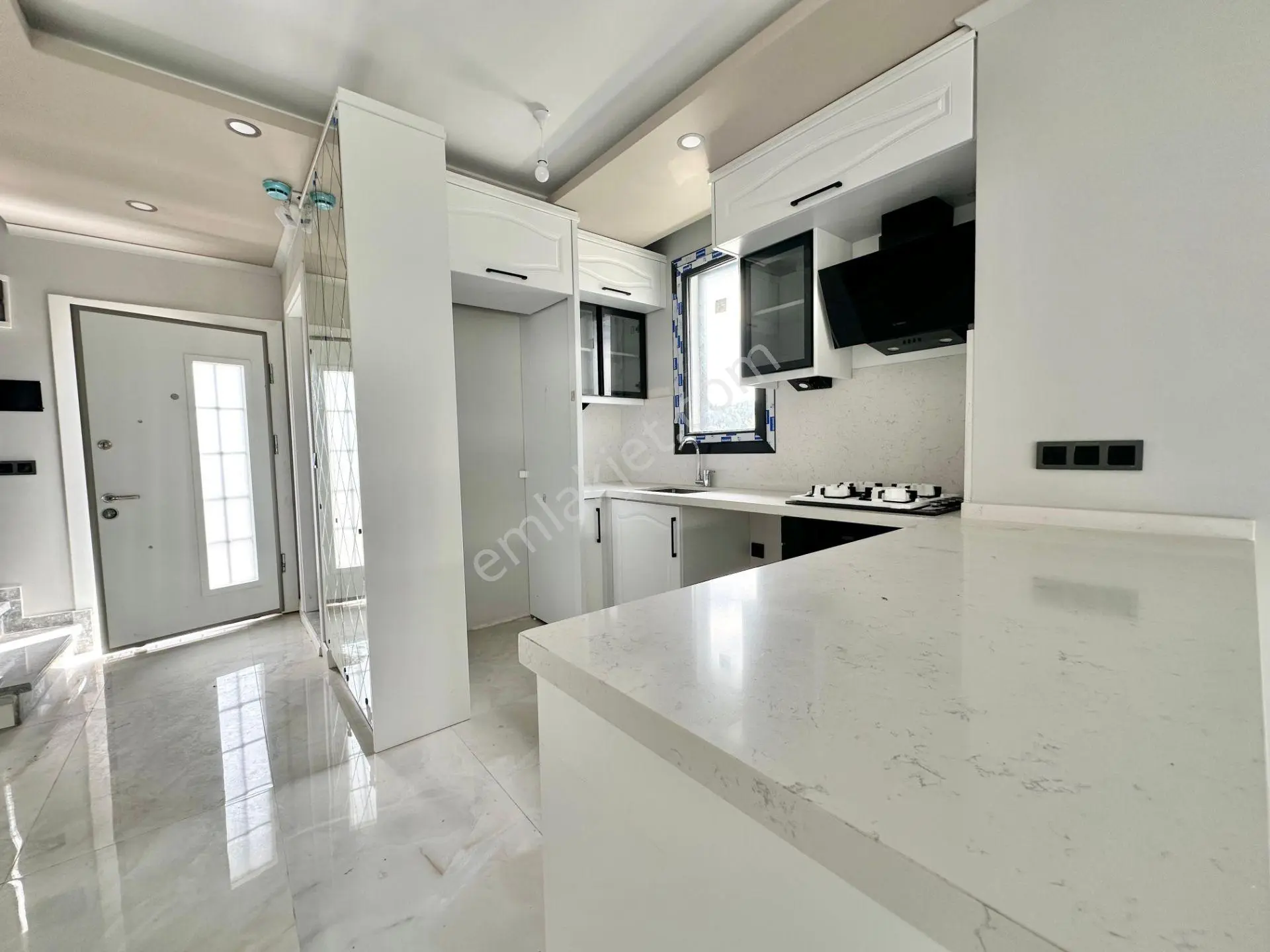 ꧁ay Emlaktan꧂küçükkuyu'da Denize Sadece 50 Metre Yüzme Havuzlu Satılık 3+1 Bağımsız Müstakil Villa - Görsel 10