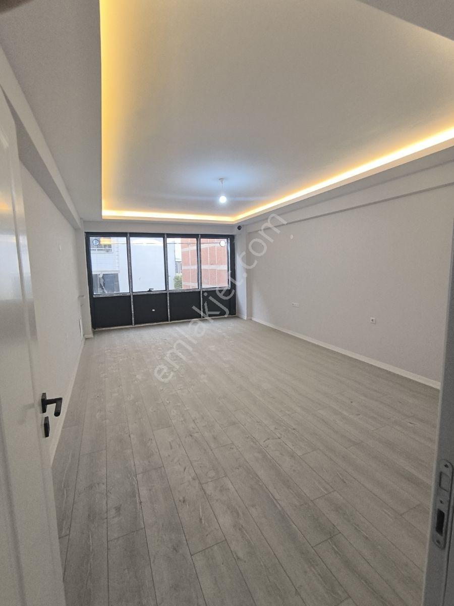 Çarşamba Merkezi Konumda Plaza İçi Kiralık Ofis - Görsel 2