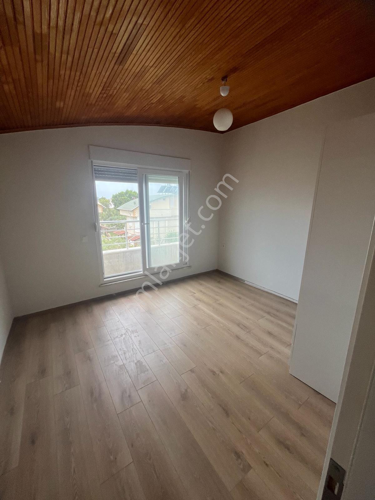 Serik Boğazkent'te Tripleks Villa - Görsel 16