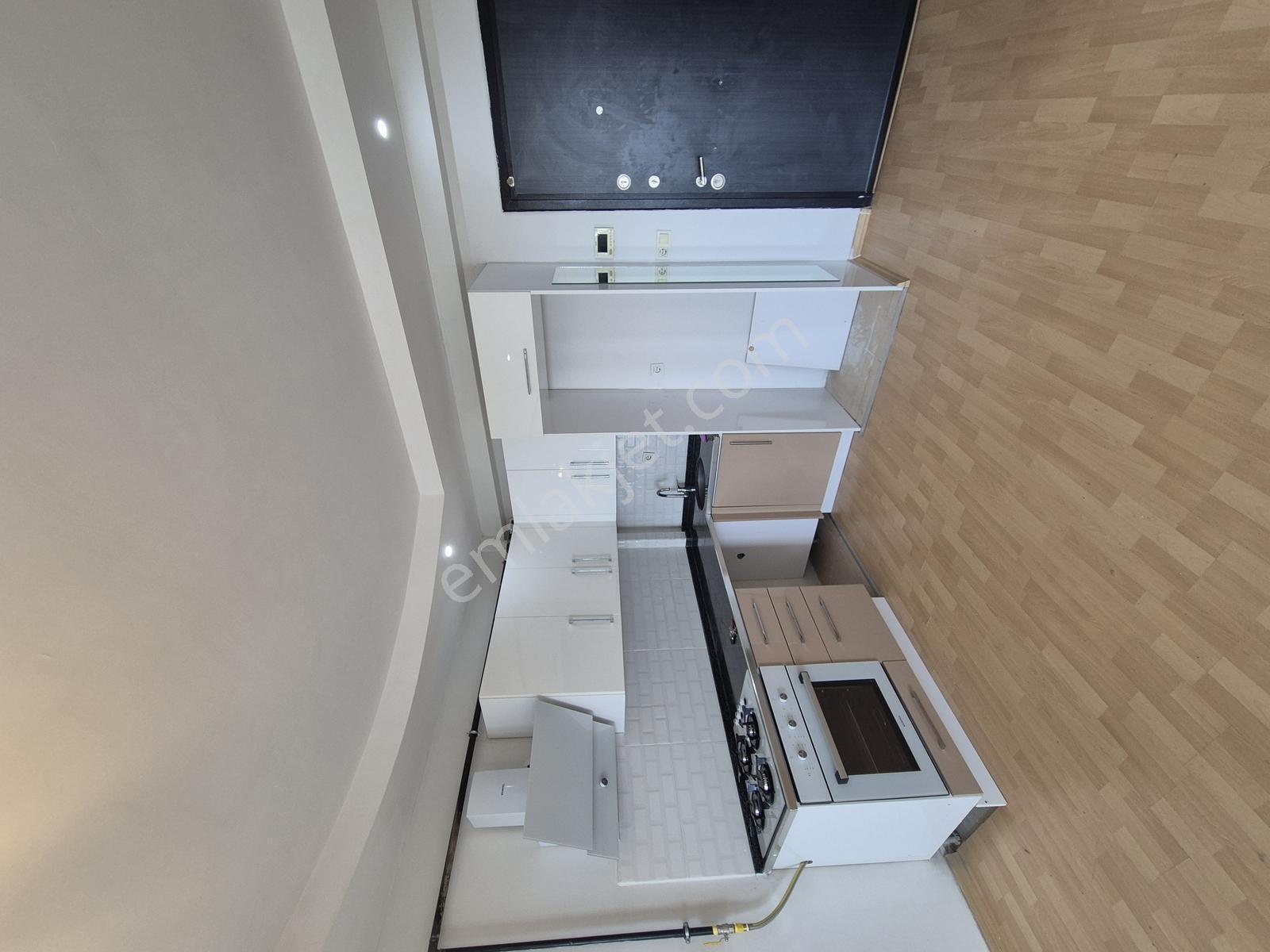 Gültepe'de 1+1 Doğalgaz Cam Balkonlu Merkezi Konum Kiralık Daire - Görsel 4