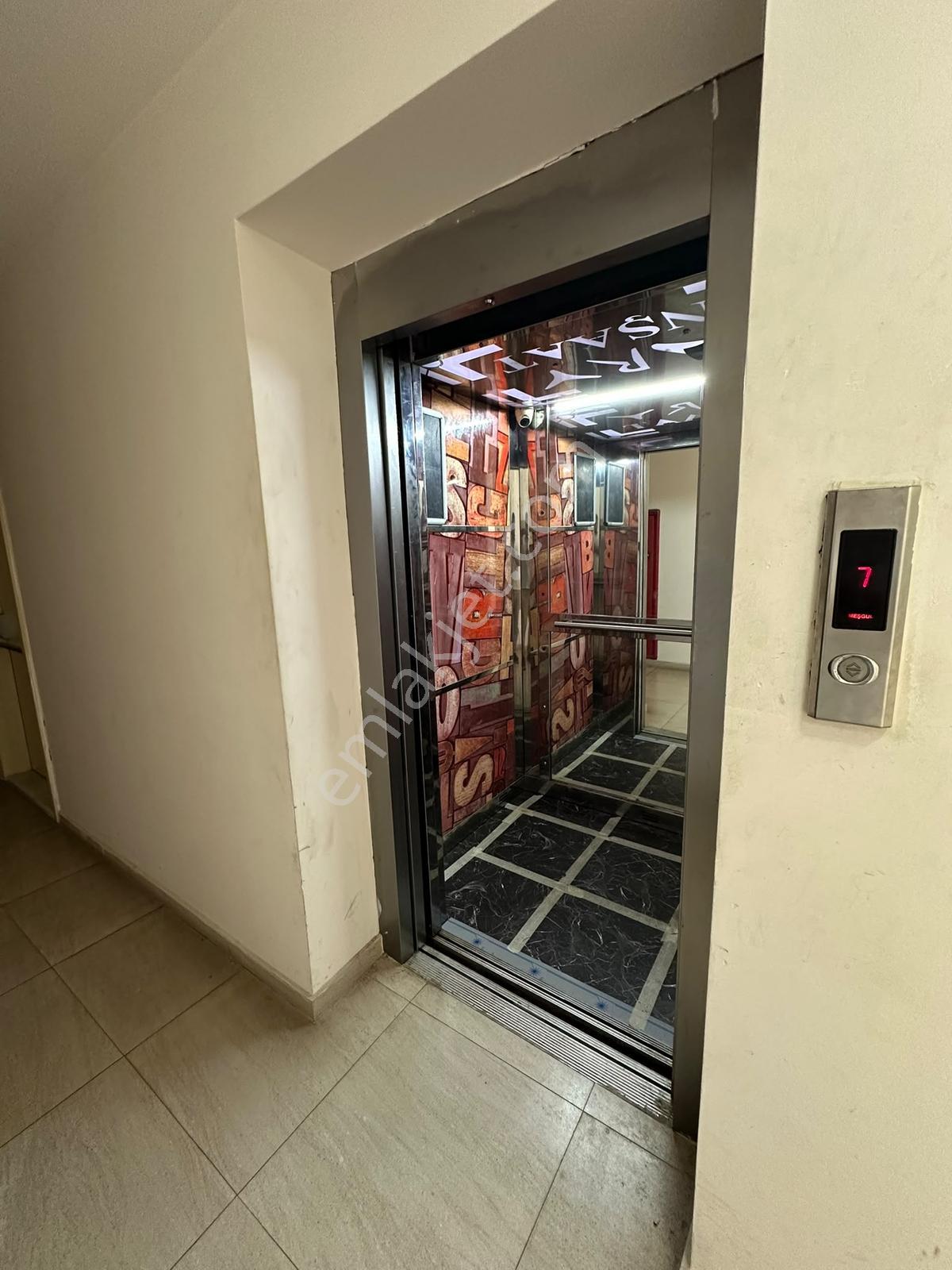 Tüzün'den Çiftlik Mahallesin'de Eşyalı 1+1 Satılık Daire - Görsel 33