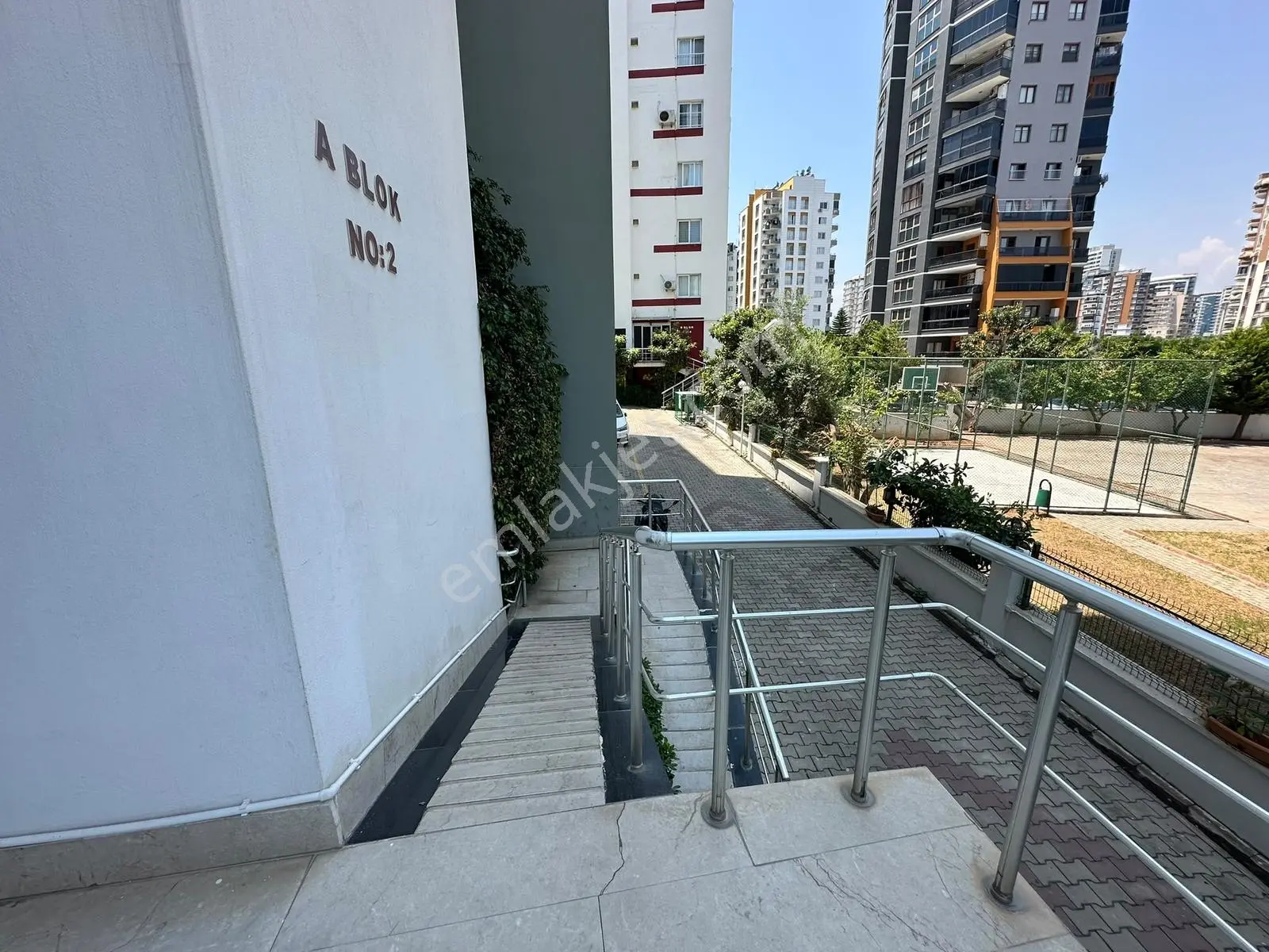 Tüzün'den Çiftlik Mahallesin'de Eşyalı 1+1 Satılık Daire - Görsel 31