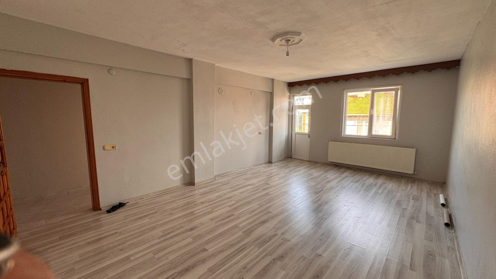 Gölcük Şehitler Mah. Kiralık Arakat Daire 3+1 - Görsel 8