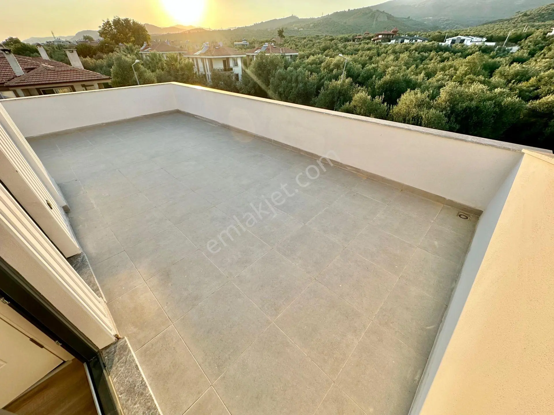 Akçay Ay Emlaktanaltınolukta Kazdağları Etekleri Huzur Bulacağınız Denize 100 M Satılık 3+1 Villa - Görsel 2