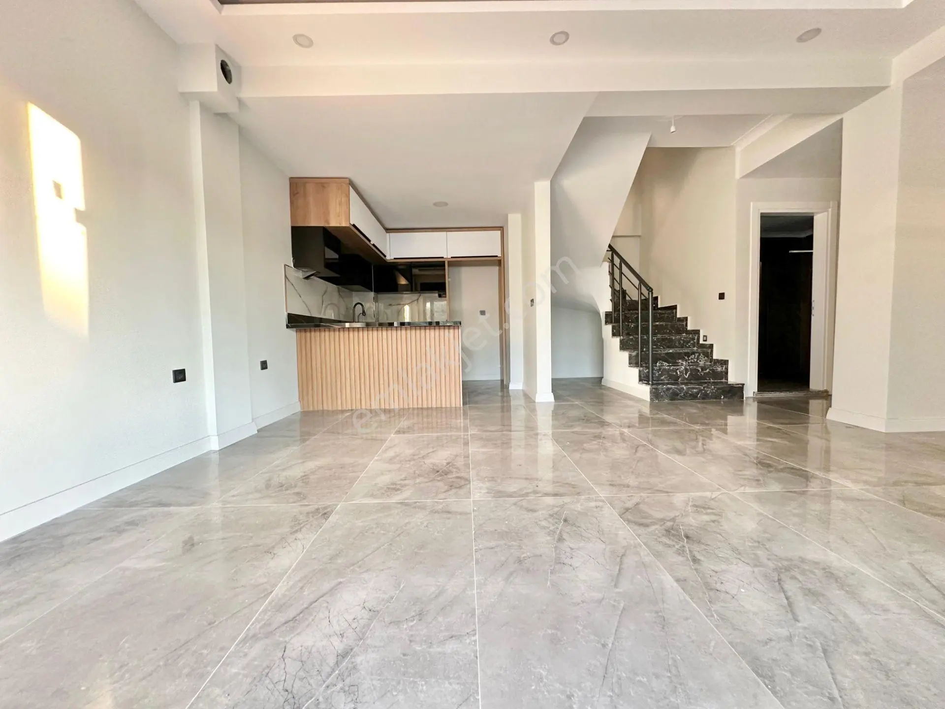 Akçay Ay Emlaktanaltınolukta Kazdağları Etekleri Huzur Bulacağınız Denize 100 M Satılık 3+1 Villa - Görsel 10