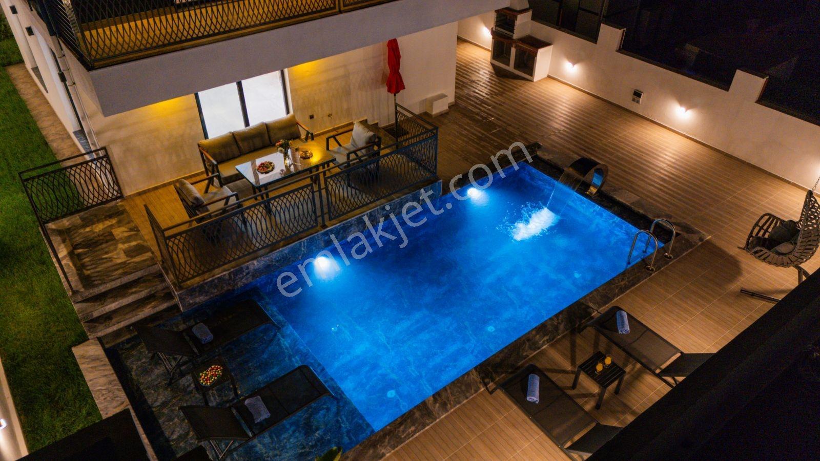Fethiye Gunlukbasinda Satılık 3+1 Full Eşyali Site Icınde Villa - Görsel 31