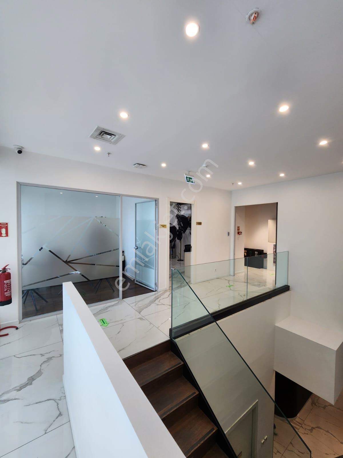 Bahçelievler Çobançeşme'de 628 M² Geniş Kullanımlı Satılık Dükkan - Görsel 20