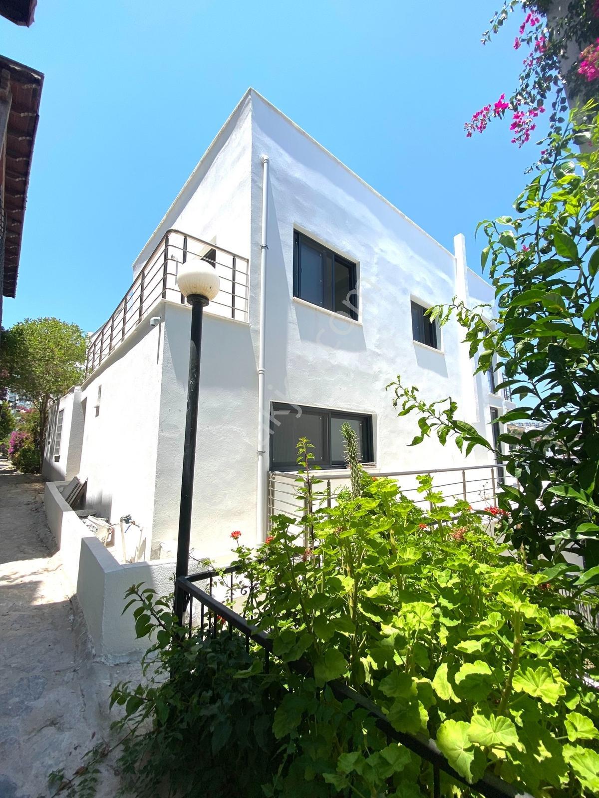 Bodrum Gündoğan Satılık Komple Deniz Manzaralı Villa - Görsel 14