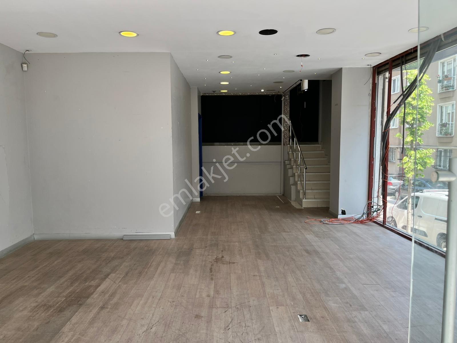Cengiz Topel Cad. Üzeri Reklam Değeri Yüksek Kiralık Köşe Dükkan - Görsel 8