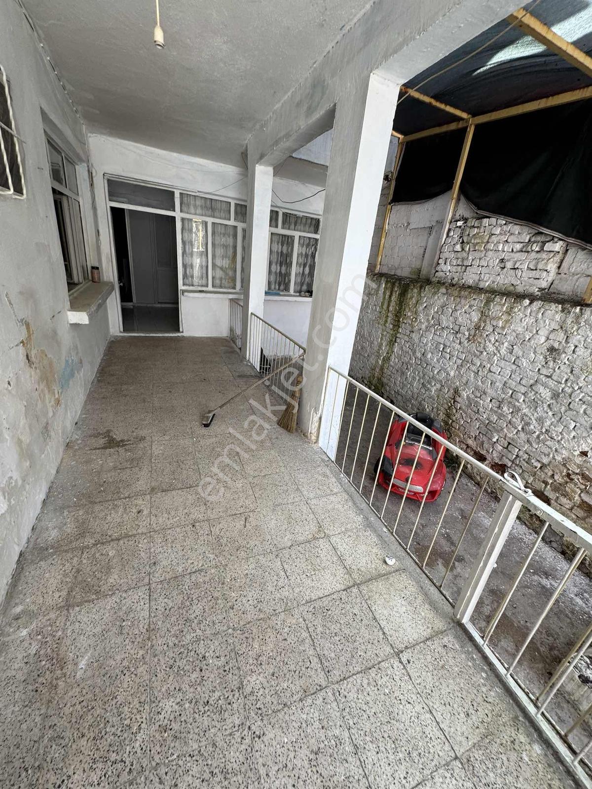 Turabey Mh. Osmanlar Cami Mevki Behçeli 2+1 Müstakil Ev