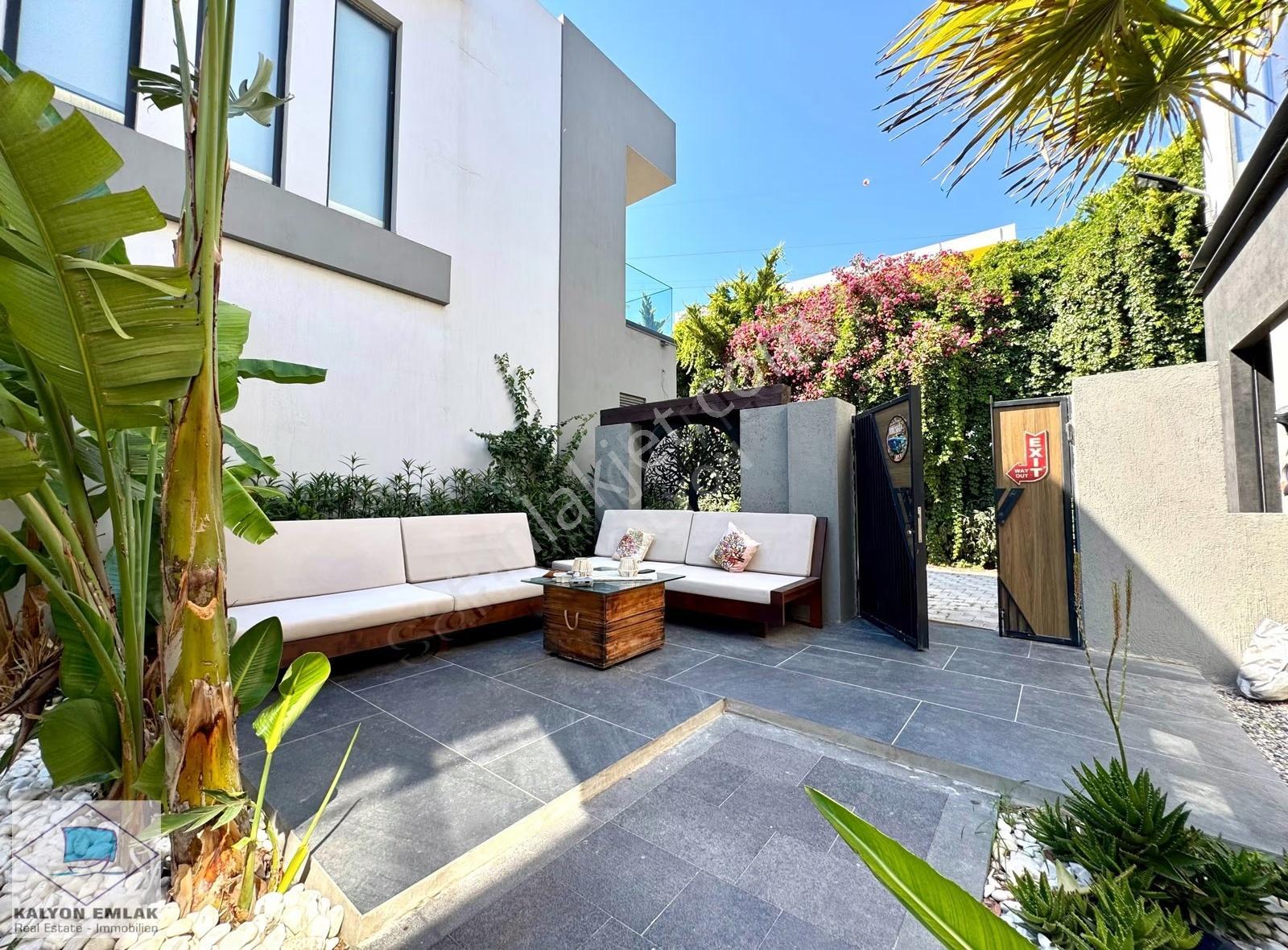 İzmir Çeşme Alaçatıda Modern Tasarım Özel Havuzlu Satılık Villa - Görsel 7