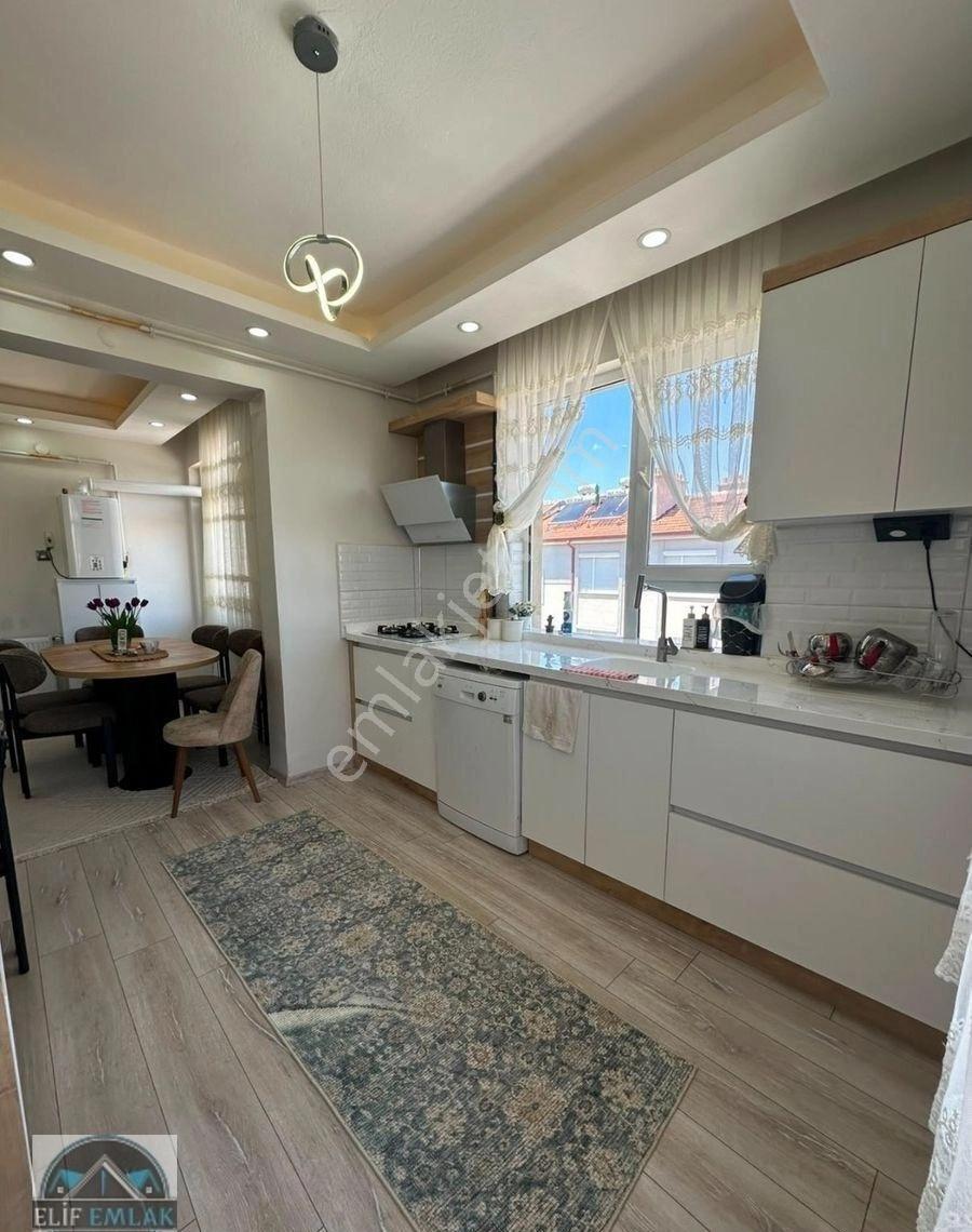 Sıfırdan Yenilenmiş! Komple Tadilatlı Nefise Sultan'da Teraslı Satılık Daire - Görsel 23