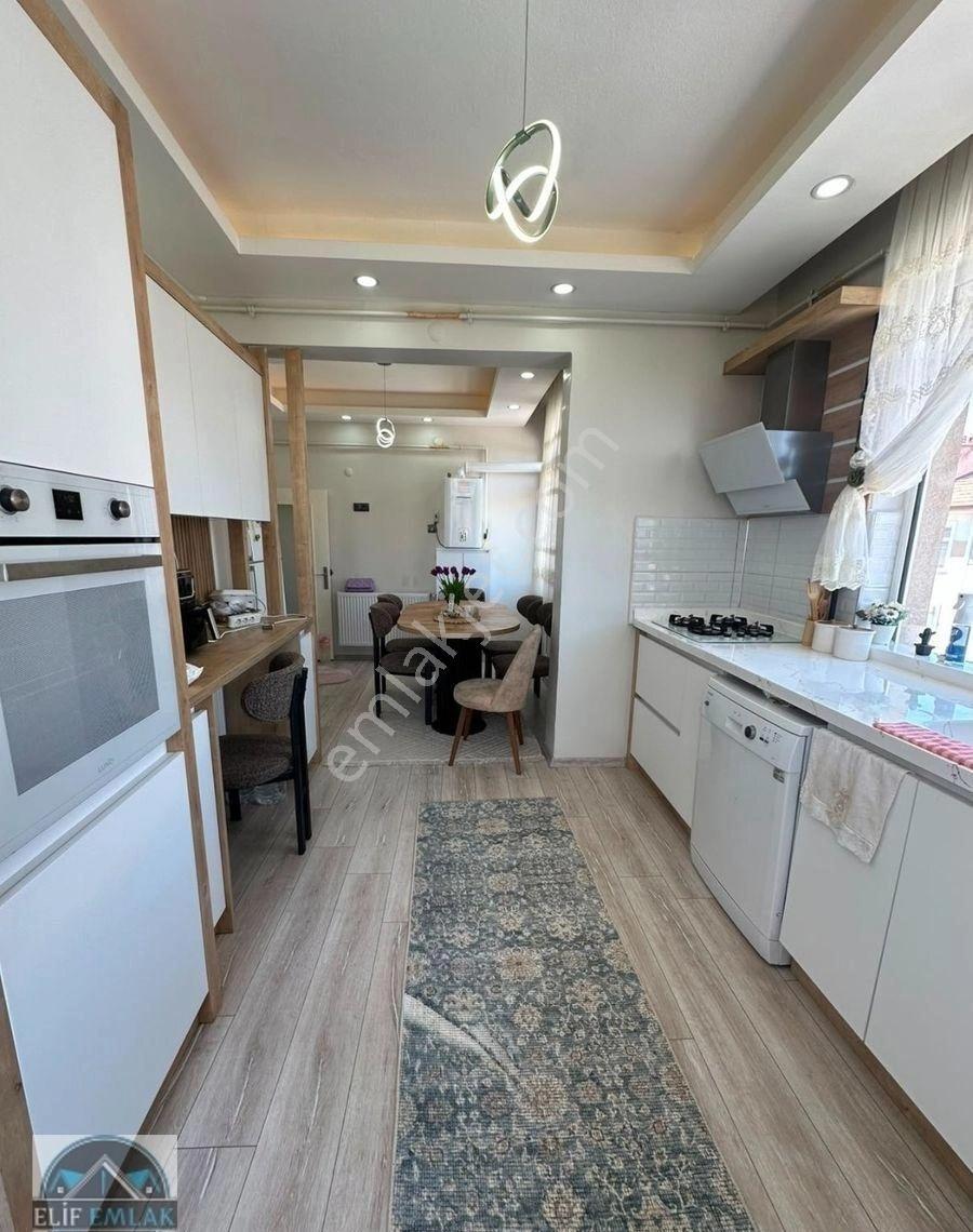 Sıfırdan Yenilenmiş! Komple Tadilatlı Nefise Sultan'da Teraslı Satılık Daire - Görsel 6