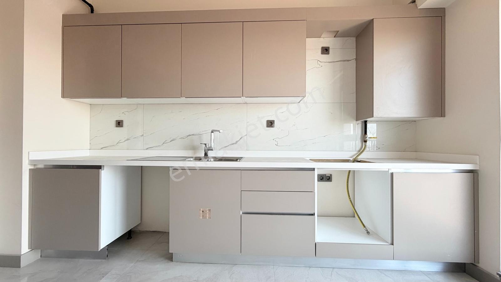 İlka'dan Emlak Konutları 2+1 Kiralık Daire Otopark Metrobüse 5dk - Görsel 6