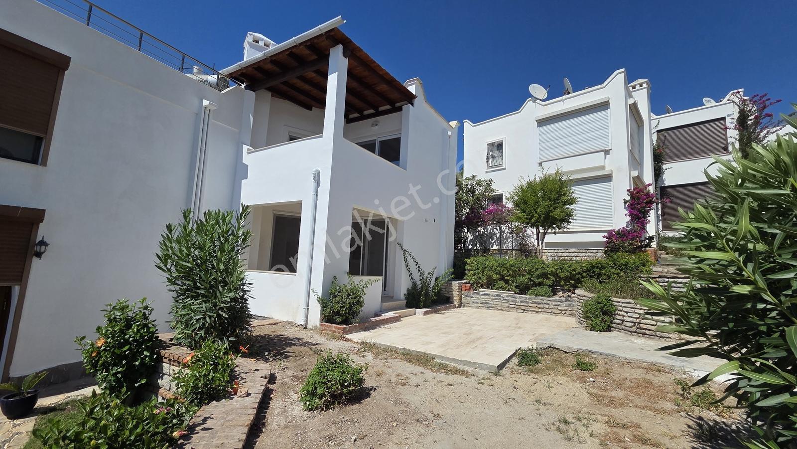 Turgutreis'e Komşu Rüyakent Sitesi'nde Deniz Manzaralı Müstakil