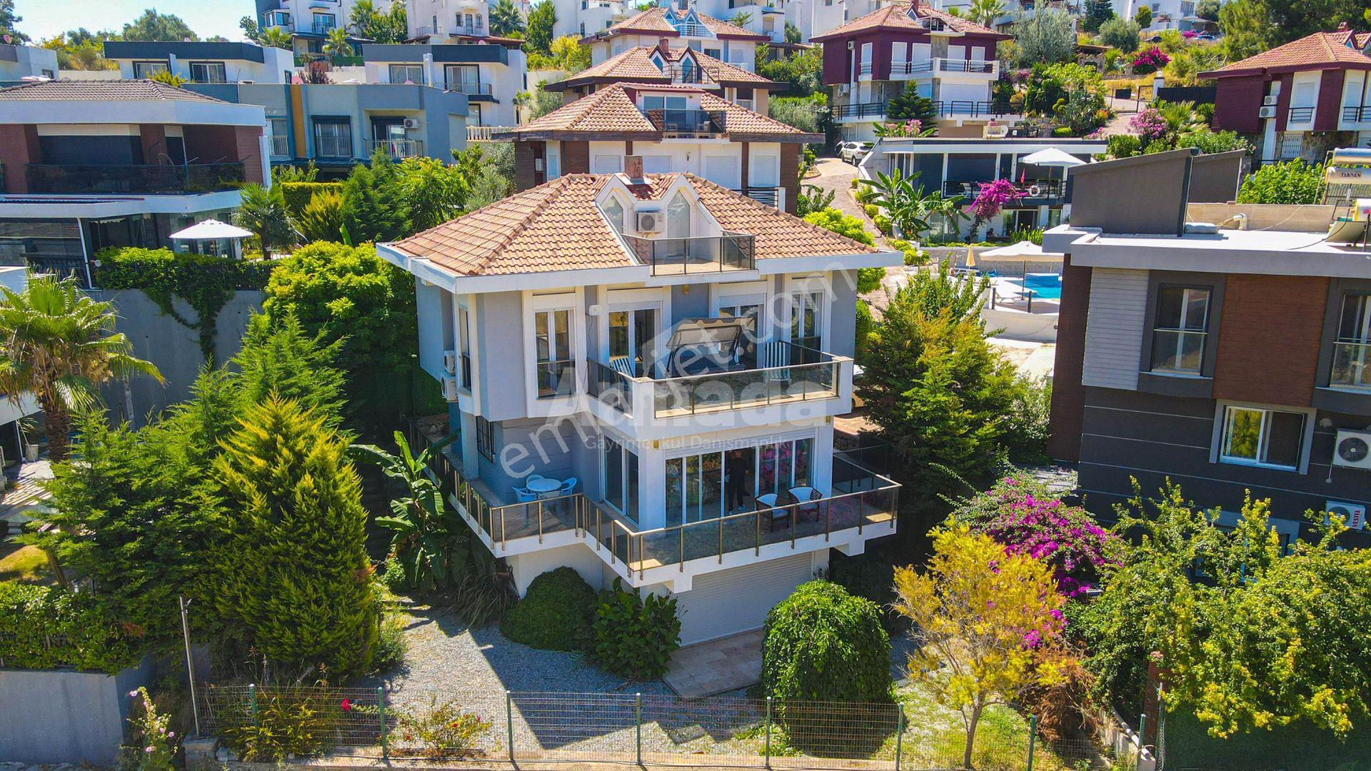 Kuşadası Değirmendere'de Deniz Manzaralı Lüks 4+1 Satılık Villa - Görsel 2