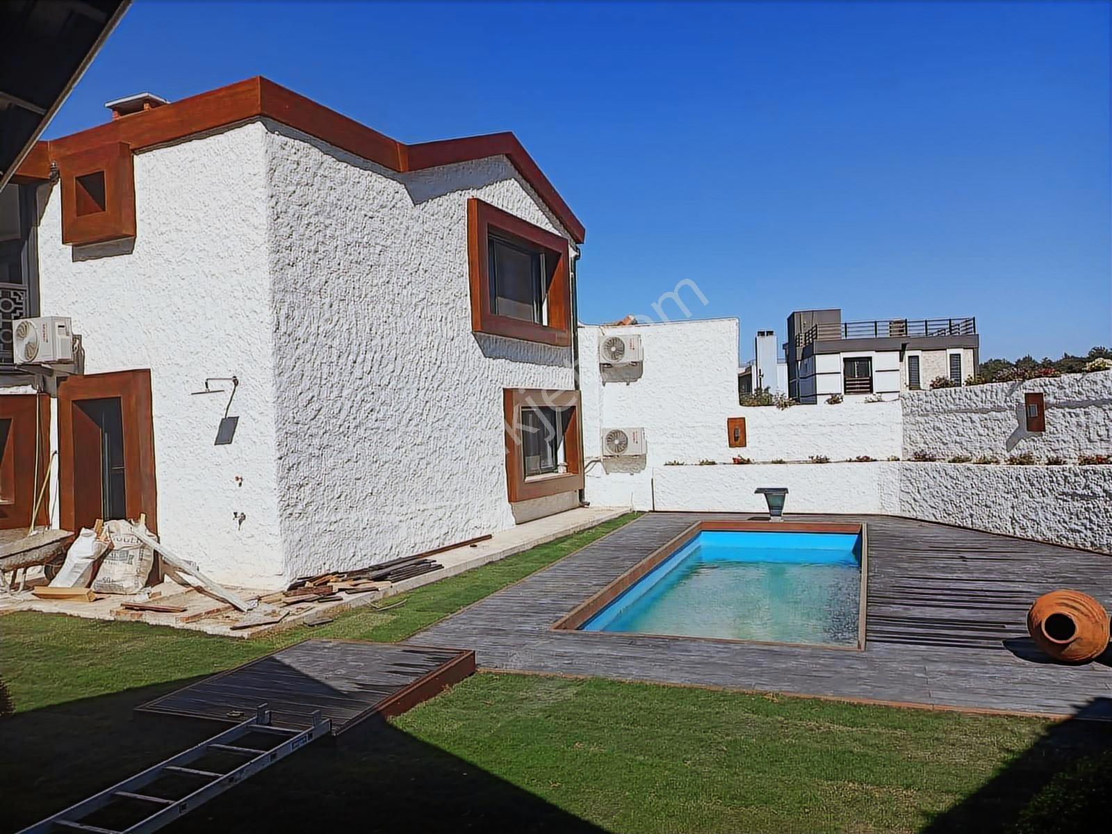 Eksiksiz Eşyalı Havuzlu Villa - Görsel 25