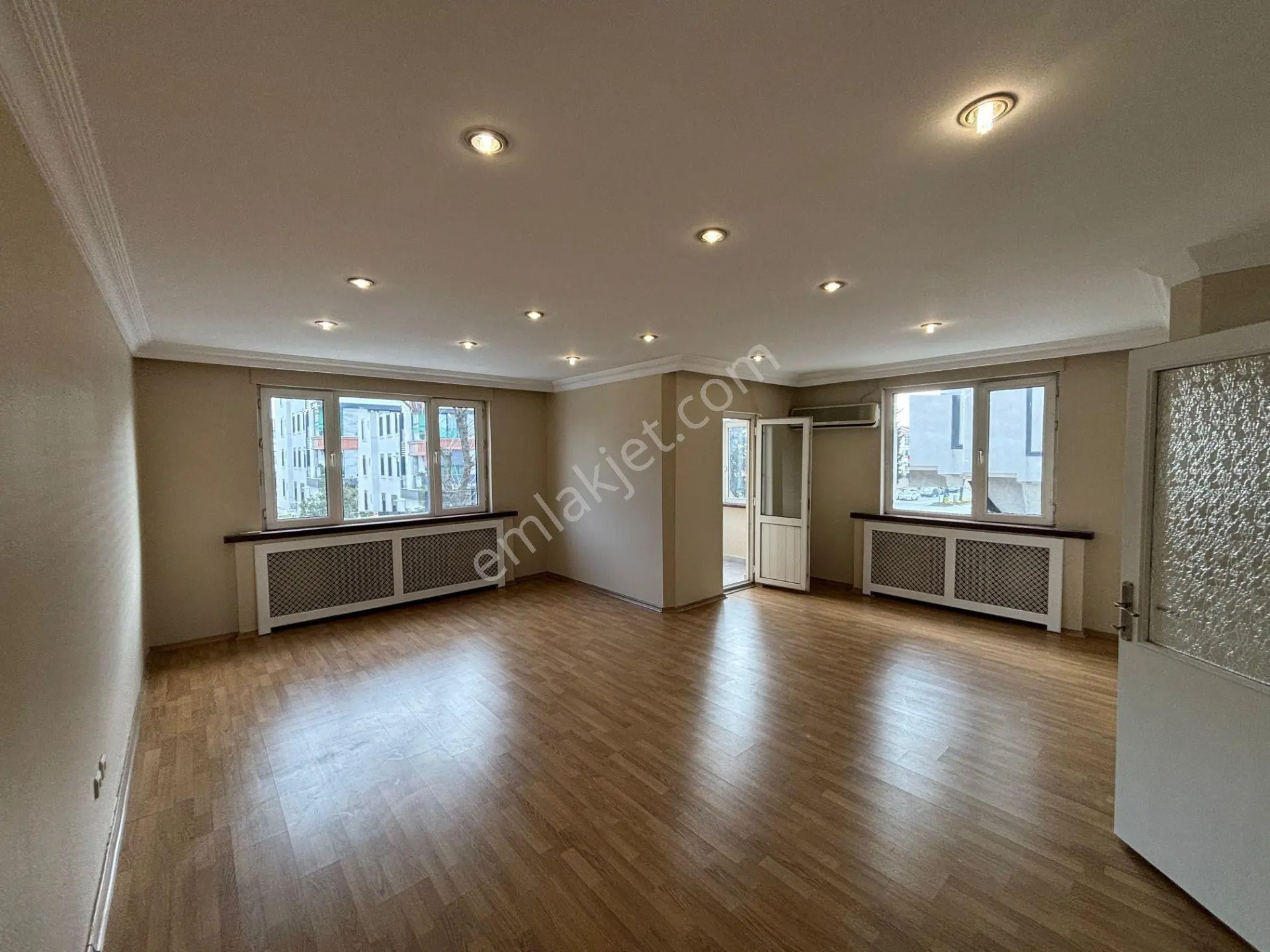 Bahçelievler Talatpaşa Caddesi Üzeri 140m2 Ön Cephe 3+1 Daire