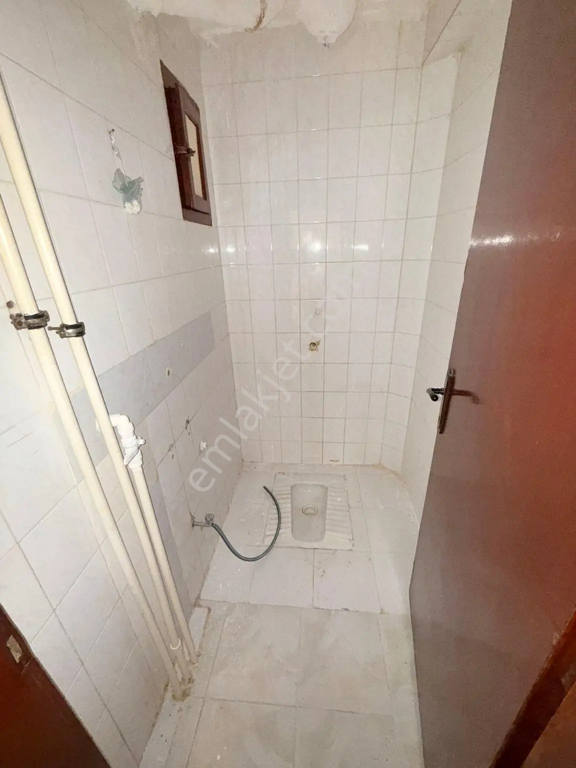Kat Konumunda Otobüs Dolmuş Güzergahı Muhtarlık Karşısı Kiralık Daire - Görsel 10