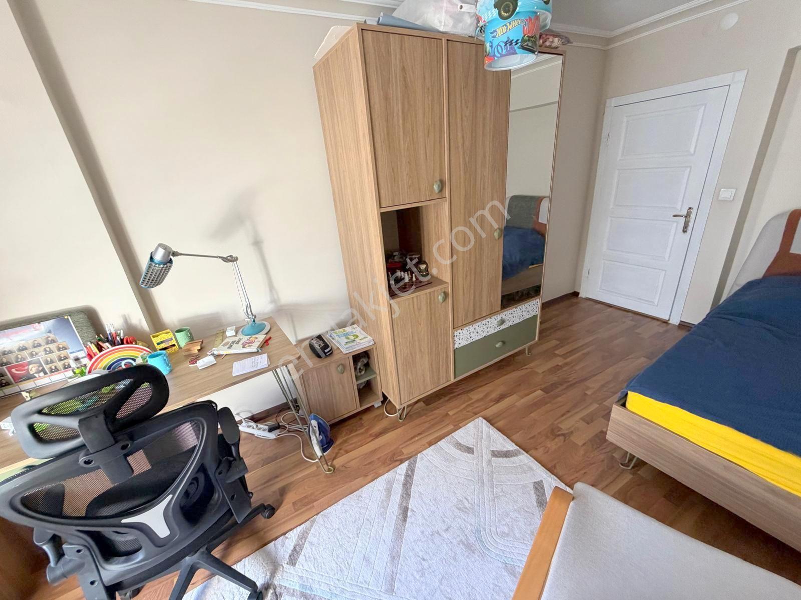 Hemdem Gayrimenkul'den Alsancak'ta Ön Cephe Full Yapılı Geniş Ferah 3+1 Satılık Daire - Görsel 28